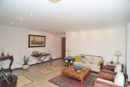 Apartamento para alugar com 214m², 3 quartos e 3 vagasSala