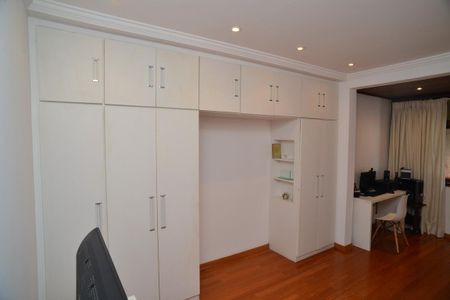 Apartamento para alugar com 214m², 3 quartos e 3 vagasQuarto