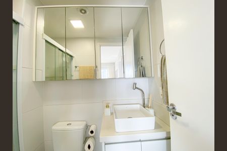 Apartamento à venda com 42m², 2 quartos e 1 vaga Apartamento à venda com 42m², 2 quartos e 1 vagaBanheiro