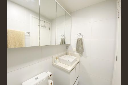 Apartamento à venda com 42m², 2 quartos e 1 vaga Apartamento à venda com 42m², 2 quartos e 1 vagaBanheiro