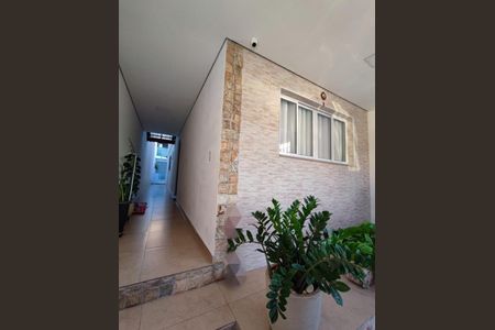 Casa para alugar com 150m², 3 quartos e 2 vagasCorredor