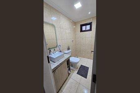 Casa para alugar com 150m², 3 quartos e 2 vagasBanheiro