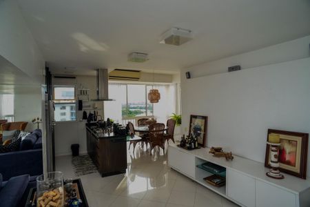 Sala de apartamento para alugar com 2 quartos, 110m² em Barra da Tijuca, Rio de Janeiro