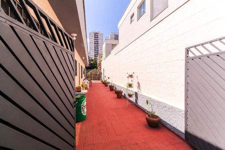 Casa para alugar com 550m², 3 quartos e 3 vagas Casa para alugar com 550m², 3 quartos e 3 vagasGaragem