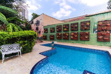 Casa para alugar com 550m², 3 quartos e 3 vagas Casa para alugar com 550m², 3 quartos e 3 vagasPiscina