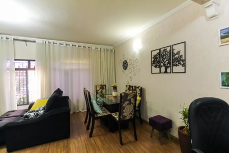 Casa para alugar com 550m², 3 quartos e 3 vagas Casa para alugar com 550m², 3 quartos e 3 vagasSala