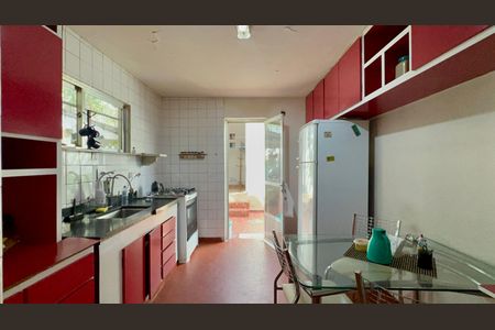 Casa para alugar com 180m², 4 quartos e 2 vagas Casa para alugar com 180m², 4 quartos e 2 vagasCozinha