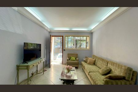 Casa para alugar com 180m², 4 quartos e 2 vagas Casa para alugar com 180m², 4 quartos e 2 vagasSala