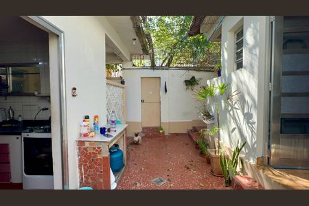 Casa para alugar com 180m², 4 quartos e 2 vagas Casa para alugar com 180m², 4 quartos e 2 vagasQuintal