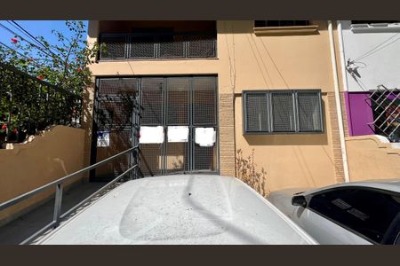 Casa para alugar com 180m², 4 quartos e 2 vagas Casa para alugar com 180m², 4 quartos e 2 vagasFachada