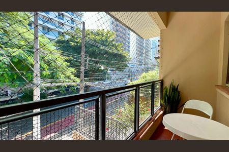 Casa para alugar com 180m², 4 quartos e 2 vagas Casa para alugar com 180m², 4 quartos e 2 vagasSacada do quarto