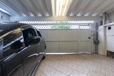 Garagem de casa à venda com 3 quartos, 80m² em Jardim Gonzaga, São Paulo