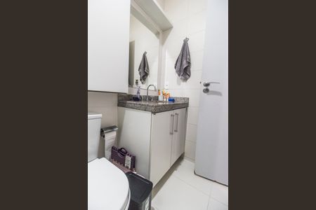 Banheiro da Suíte de apartamento à venda com 3 quartos, 107m² em Empresarial 18 do Forte, Barueri
