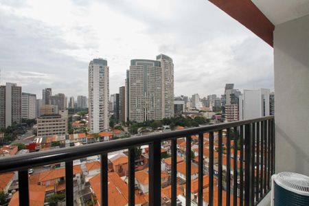Varanda de kitnet/studio para alugar com 1 quarto, 25m² em Pinheiros, São Paulo