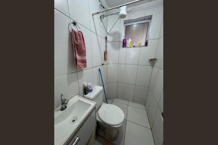 Banheiro de casa à venda com 2 quartos, 52m² em Padroeira, Osasco