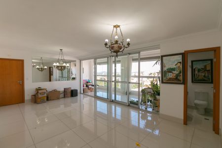 Apartamento para alugar com 4 quartos, 157m² em Itapoã, Belo Horizonte