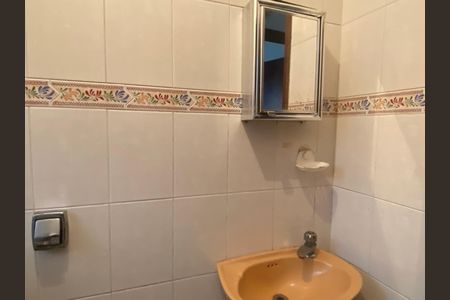 Casa à venda com 500m², 2 quartos e 6 vagasBanheiro da Suíte