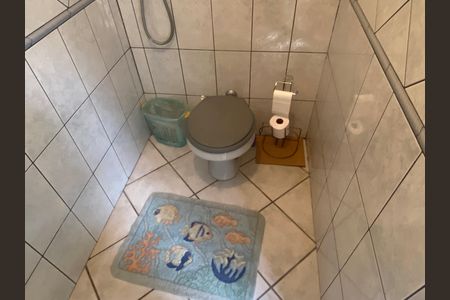 Casa à venda com 500m², 2 quartos e 6 vagasBanheiro social