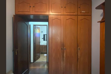 Casa à venda com 500m², 2 quartos e 6 vagasQuarto 2