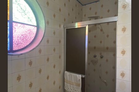 Casa à venda com 500m², 2 quartos e 6 vagasBanheiro da Suíte 2