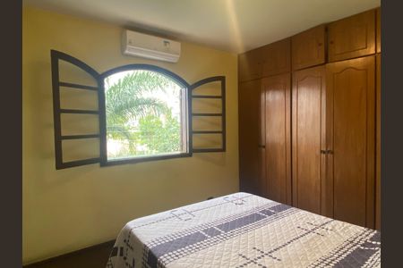 Casa à venda com 500m², 2 quartos e 6 vagasSuíte