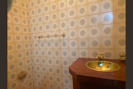 Casa à venda com 500m², 2 quartos e 6 vagasBanheiro social 2