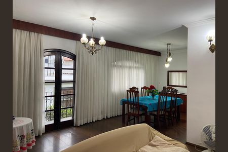Casa à venda com 500m², 2 quartos e 6 vagasSala