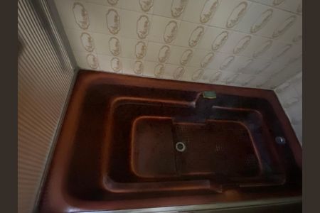 Casa à venda com 500m², 2 quartos e 6 vagasBanheiro da Suíte 2