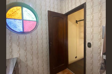 Casa à venda com 500m², 2 quartos e 6 vagasBanheiro da Suíte 2