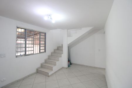 Sala de casa para alugar com 2 quartos, 67m² em Interlagos, São Paulo