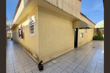 Casa para alugar com 480m², 5 quartos e 4 vagas Casa para alugar com 480m², 5 quartos e 4 vagasQuintal Fundos