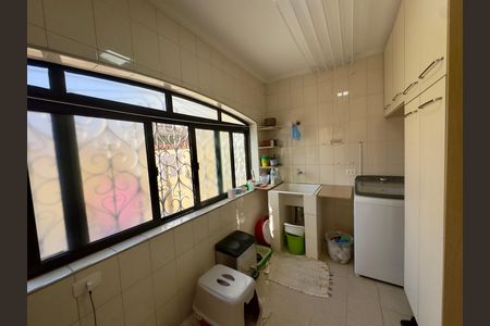 Casa para alugar com 480m², 5 quartos e 4 vagas Casa para alugar com 480m², 5 quartos e 4 vagasÁrea de Serviço