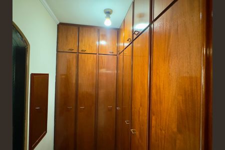 Casa para alugar com 480m², 5 quartos e 4 vagas Casa para alugar com 480m², 5 quartos e 4 vagasQuarto 2
