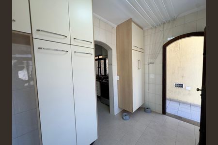 Casa para alugar com 480m², 5 quartos e 4 vagas Casa para alugar com 480m², 5 quartos e 4 vagasÁrea de Serviço