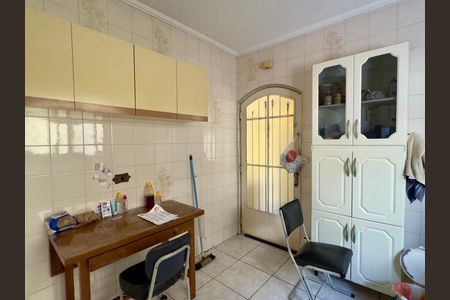 Casa para alugar com 480m², 5 quartos e 4 vagas Casa para alugar com 480m², 5 quartos e 4 vagasCozinha 2