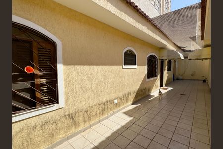 Casa para alugar com 480m², 5 quartos e 4 vagas Casa para alugar com 480m², 5 quartos e 4 vagasQuintal Fundos