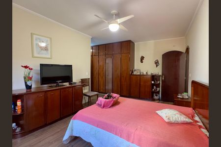 Casa para alugar com 480m², 5 quartos e 4 vagas Casa para alugar com 480m², 5 quartos e 4 vagasQuarto 2