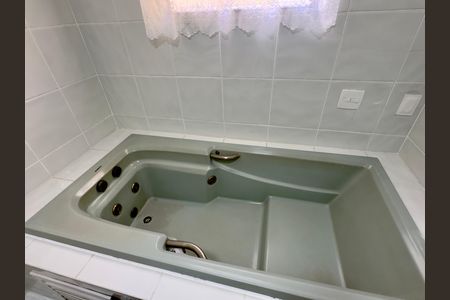 Casa para alugar com 480m², 5 quartos e 4 vagas Casa para alugar com 480m², 5 quartos e 4 vagasBanheiro 4