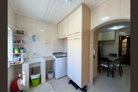 Casa para alugar com 480m², 5 quartos e 4 vagas Casa para alugar com 480m², 5 quartos e 4 vagasÁrea de Serviço