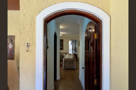 Casa para alugar com 480m², 5 quartos e 4 vagas Casa para alugar com 480m², 5 quartos e 4 vagasVista Entrada