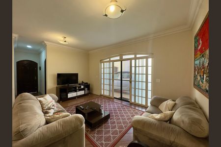 Casa para alugar com 480m², 5 quartos e 4 vagas Casa para alugar com 480m², 5 quartos e 4 vagasSala
