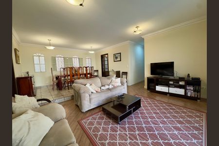 Casa para alugar com 480m², 5 quartos e 4 vagas Casa para alugar com 480m², 5 quartos e 4 vagasSala
