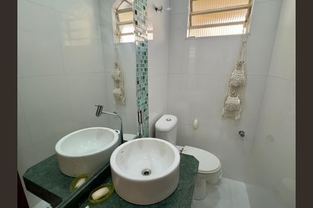 Casa para alugar com 480m², 5 quartos e 4 vagas Casa para alugar com 480m², 5 quartos e 4 vagasBanheiro 1