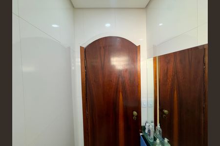 Casa para alugar com 480m², 5 quartos e 4 vagas Casa para alugar com 480m², 5 quartos e 4 vagasBanheiro 1