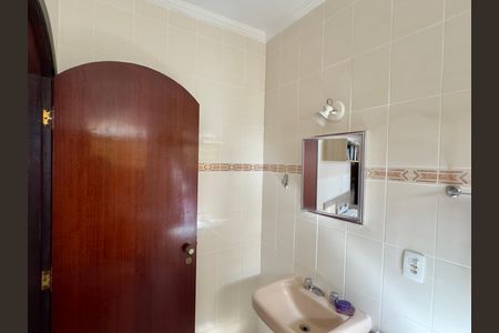 Casa para alugar com 480m², 5 quartos e 4 vagas Casa para alugar com 480m², 5 quartos e 4 vagasBanheiro 2