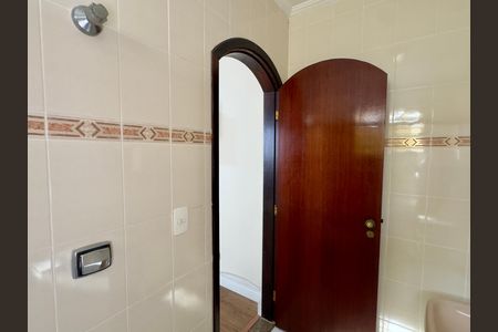 Casa para alugar com 480m², 5 quartos e 4 vagas Casa para alugar com 480m², 5 quartos e 4 vagasBanheiro 2