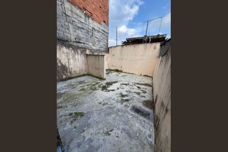 Quintal  de casa para alugar com 2 quartos, 60m² em Jardim São Jorge, São Paulo