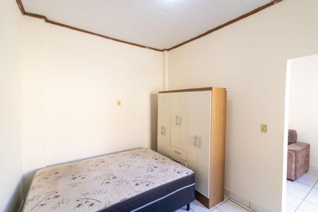 Quarto de casa de condomínio para alugar com 1 quarto, 50m² em São José, Porto Alegre
