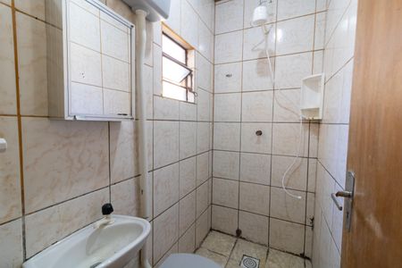 Banheiro de casa de condomínio para alugar com 1 quarto, 50m² em São José, Porto Alegre