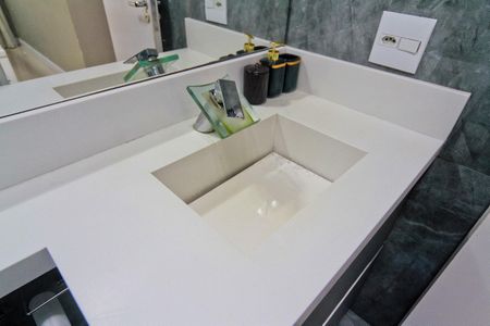 Apartamento à venda com 53m², 2 quartos e 1 vaga Apartamento à venda com 53m², 2 quartos e 1 vagaBanheiro da Suíte